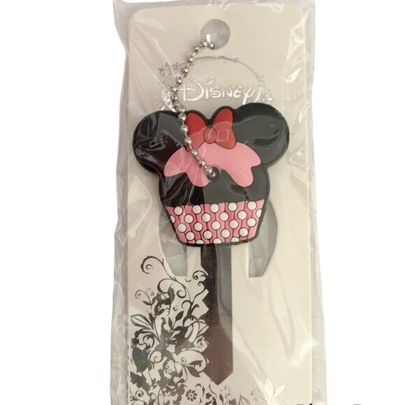 Loungefly Minnie Mouse Key Cover Keychain - Picture 3 of 3